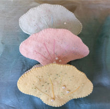 Load image into Gallery viewer, Tricia’s Felt Clam shell