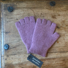 Load image into Gallery viewer, Penelope Durston Fingerless Gloves - short cuff