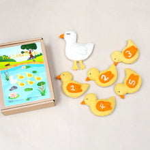 Load image into Gallery viewer, Finger Puppet Set - Five Little Ducks